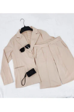 Classy Lapel Blazer & Shorts Set 17 Classy Lapel Blazer & Shorts Set -Acorpstyle 40 OFF 1 01dfd0ba c420 4ed3 86e6 537cfc4df125
